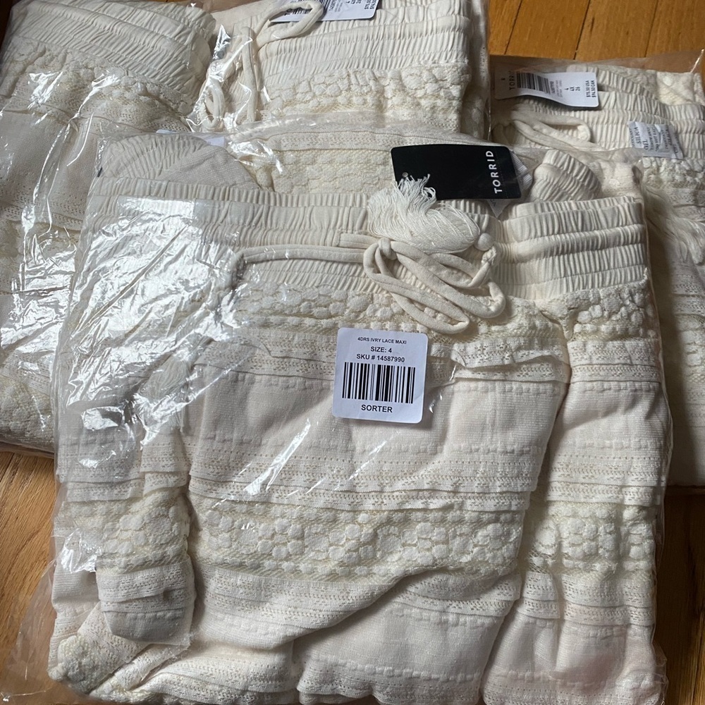 COPY - IVORY LACE MAXI SKIRT - Picture 7 of 7